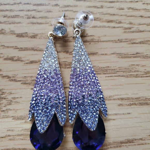 New Purple Grape and White Crystal Teardrop Goldtone Dangle Earrings - Picture 2 of 5